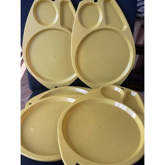 Vintage Yellow Plastic Picnic Camping Sectioned Food Tray - Picture 2 of 6